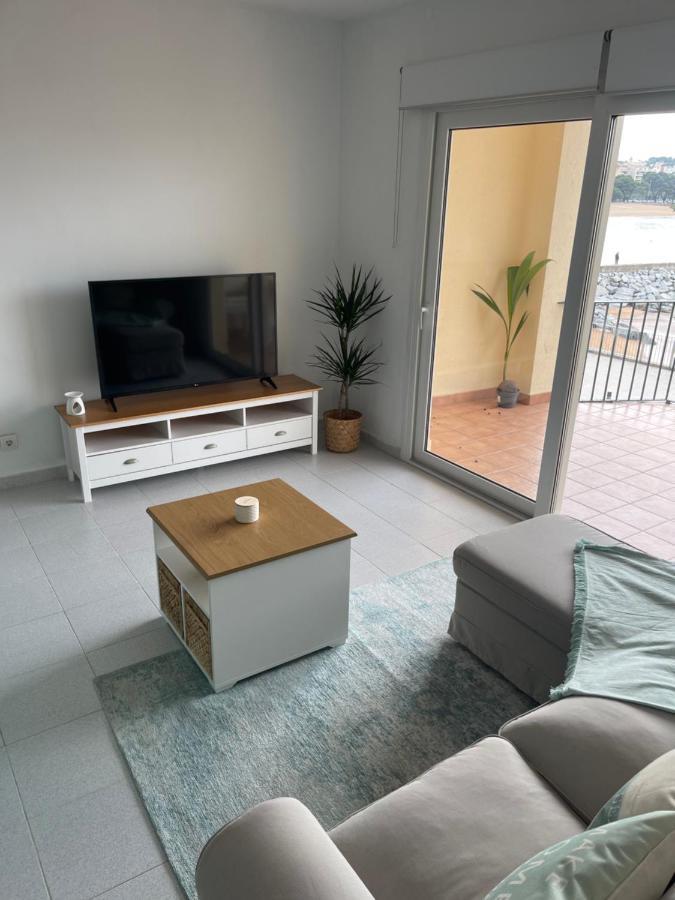 شقة Aquamarine Sant Feliu En La Playa Con Patio سان فيليو ذي غيشولس المظهر الخارجي الصورة